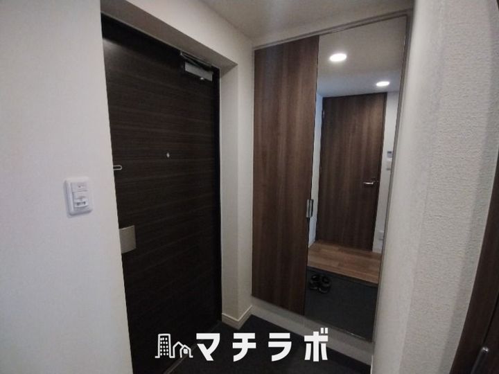 プレサンス丸の内リラティ1101号室の玄関