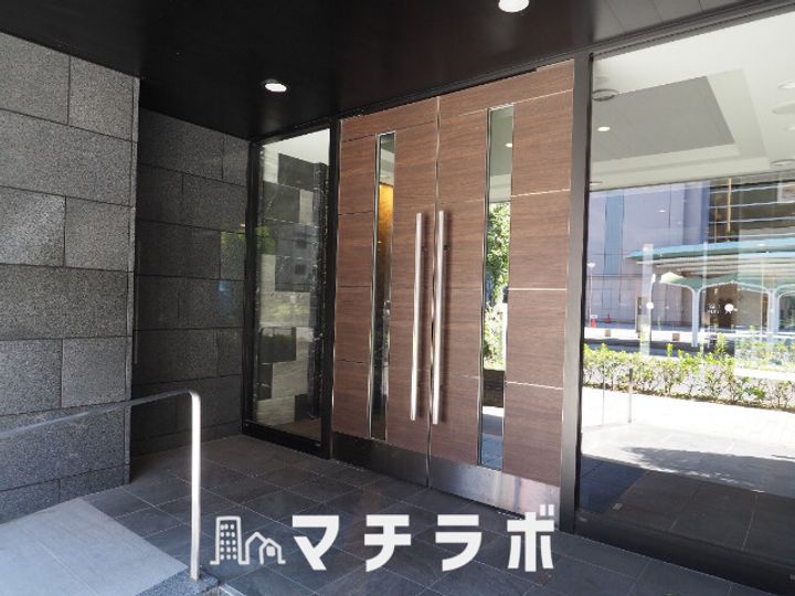 プレサンス丸の内リラティ1101号室の玄関