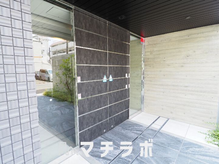 エスリード新栄グラティア707の玄関