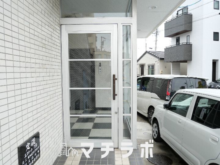 愛知県名古屋市北区山田2丁目(マンション)の賃貸物件302の玄関