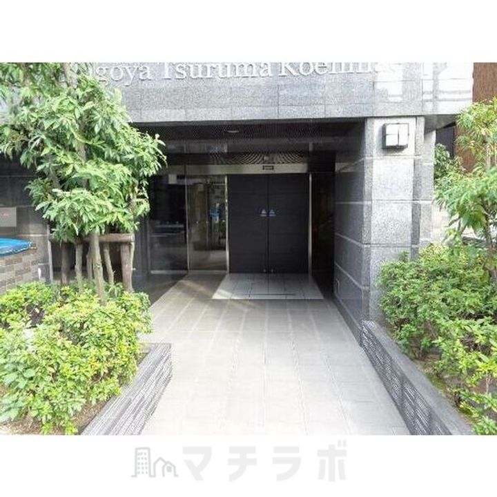 エイペックス名古屋鶴舞公園前504の玄関