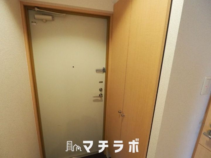 プロシード金山408の玄関