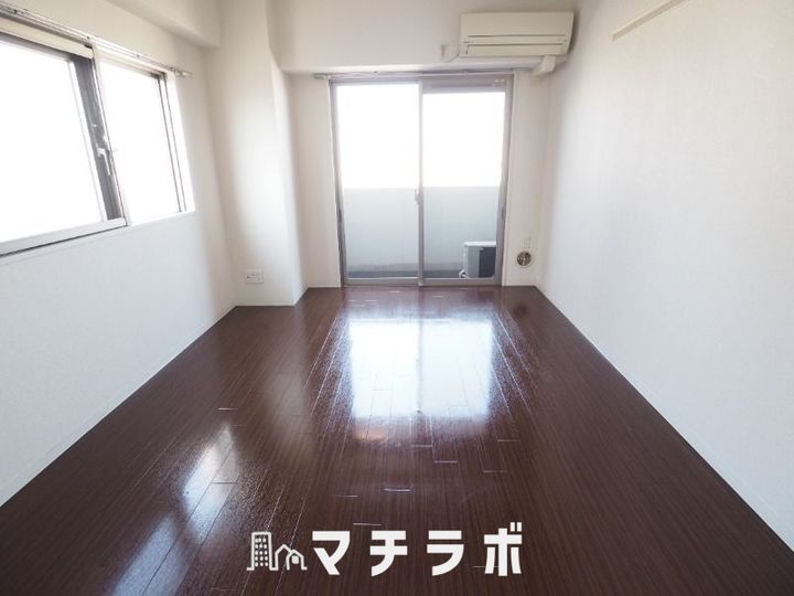 プロシード金山906の内装