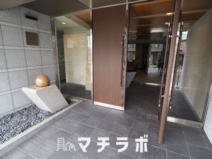 プロシード金山906の玄関