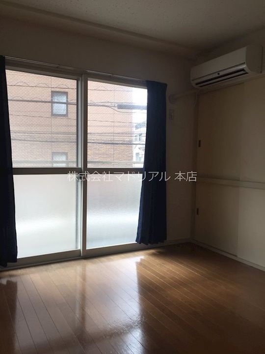 東京都大田区大森西3丁目の賃貸マンションの居間