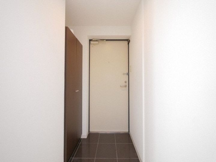 ブランノワール札幌駅前505の玄関