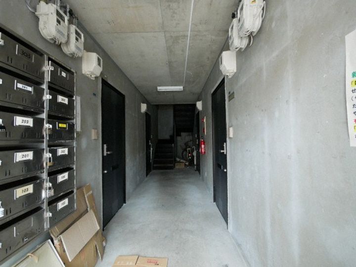 北海道札幌市豊平区中の島一条6丁目(アパート)の賃貸物件105の玄関