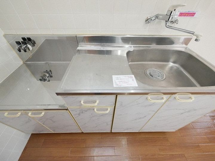 北海道札幌市中央区南一条西11丁目(マンション)の賃貸物件のキッチン