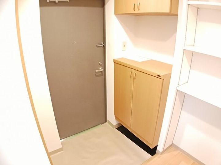 北海道札幌市豊平区月寒中央通10丁目(マンション)の賃貸物件302の玄関