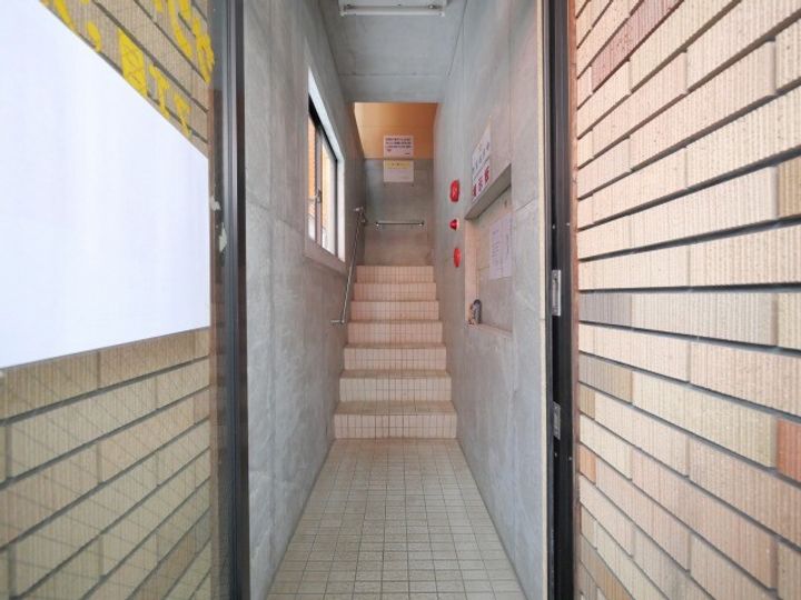 北海道札幌市白石区南郷通7丁目南(アパート)の賃貸物件205の玄関