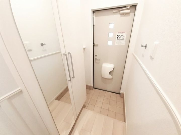 北海道札幌市北区新琴似五条12丁目(アパート)の賃貸物件101の玄関