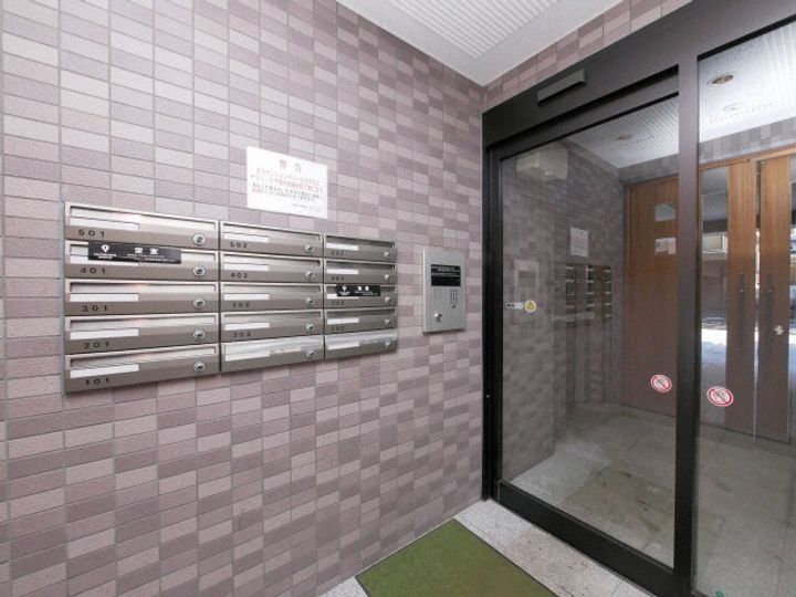 北海道札幌市中央区北六条西24丁目(マンション)の賃貸物件301の玄関