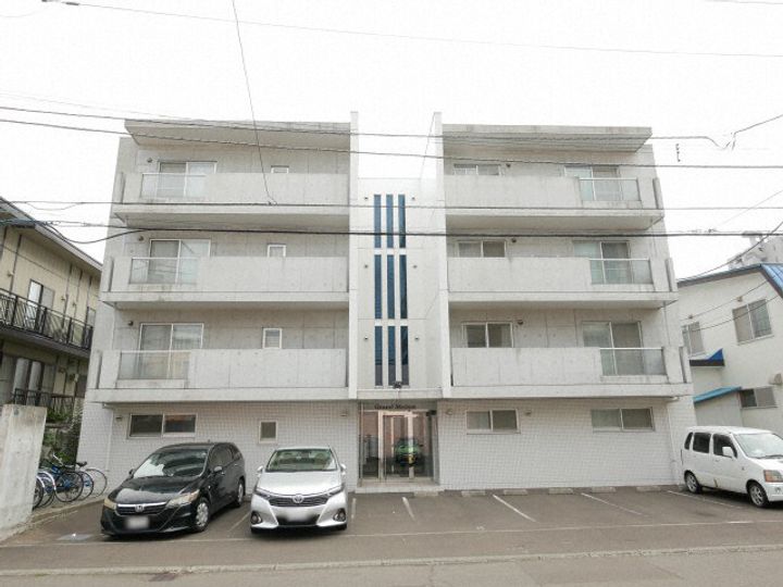 グランメゾン西町の外観