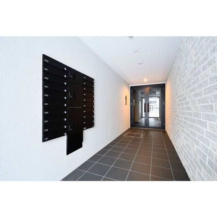 Rests on 旭山公園通501の玄関