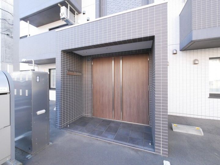 北海道札幌市白石区南郷通3丁目南(マンション)の賃貸物件の玄関