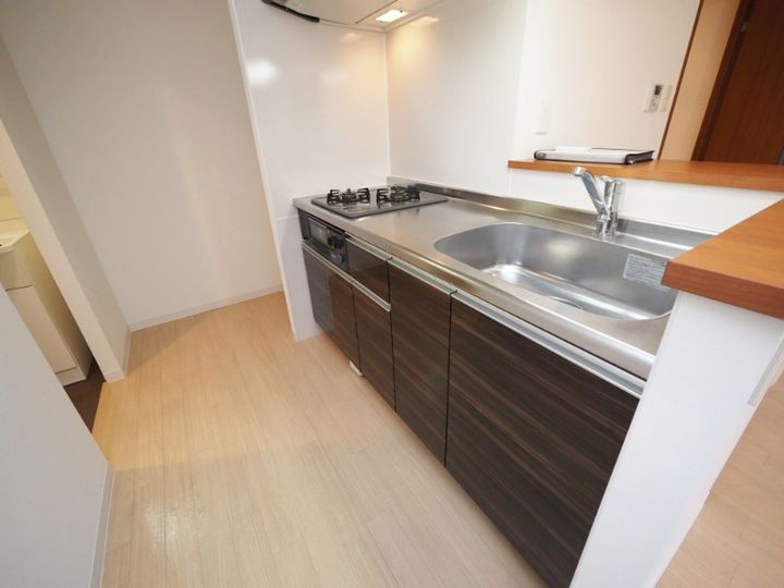 Rose Wood NAKANOSHIMA302のキッチン