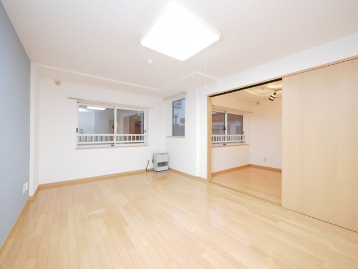 ゴールドメゾン美園66の内装