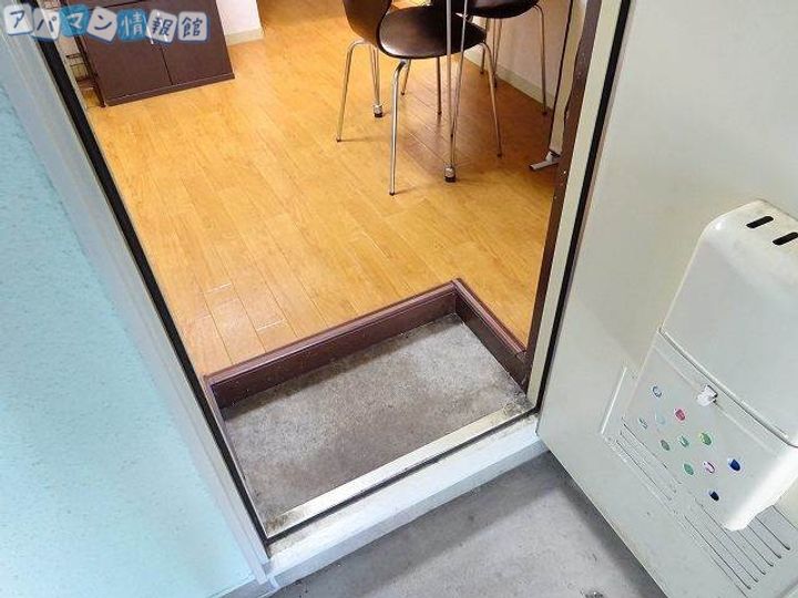 カーサフタバ102の玄関