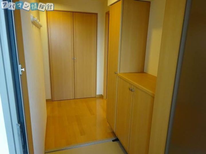 富士マンションの玄関