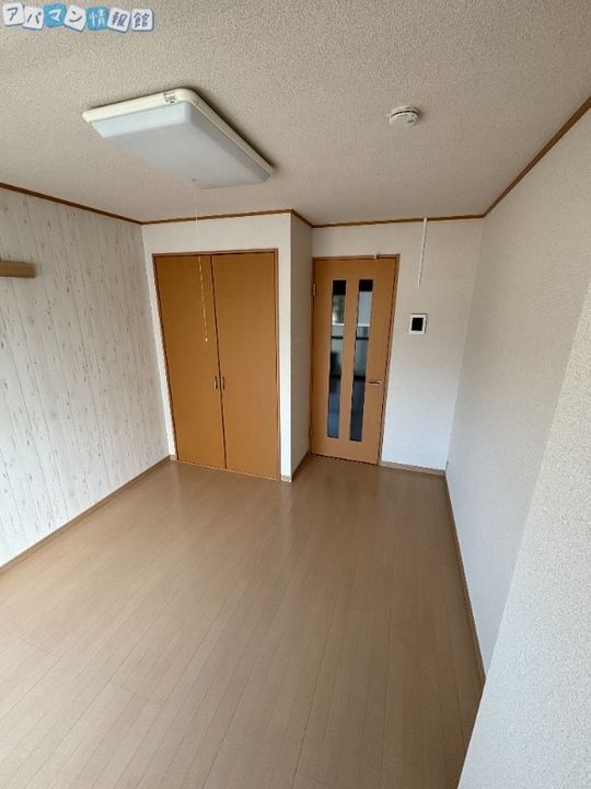 丸岩ビルの内装