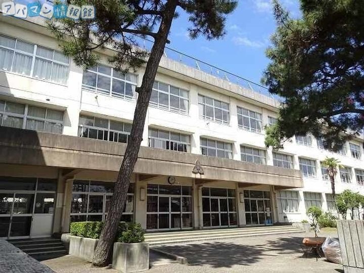 サンメゾン堀割A203の周辺