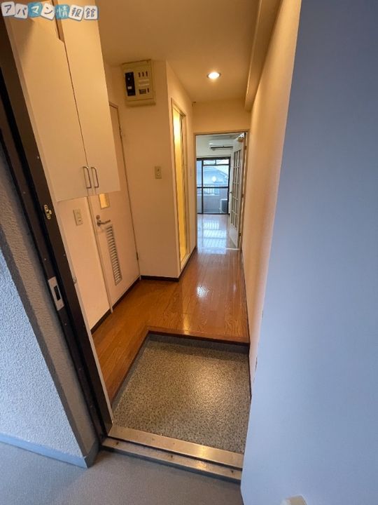 パレドール日の出新潟304の玄関