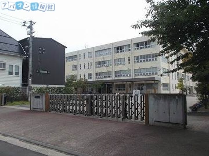 ホポロ東万代の周辺