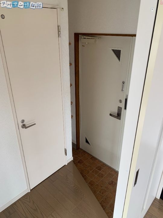 コテージプラネットBの玄関