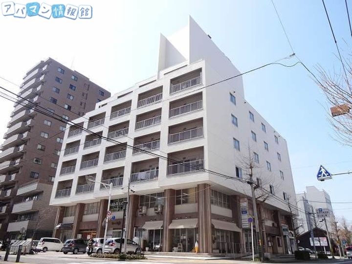 マンション北陸303の外観