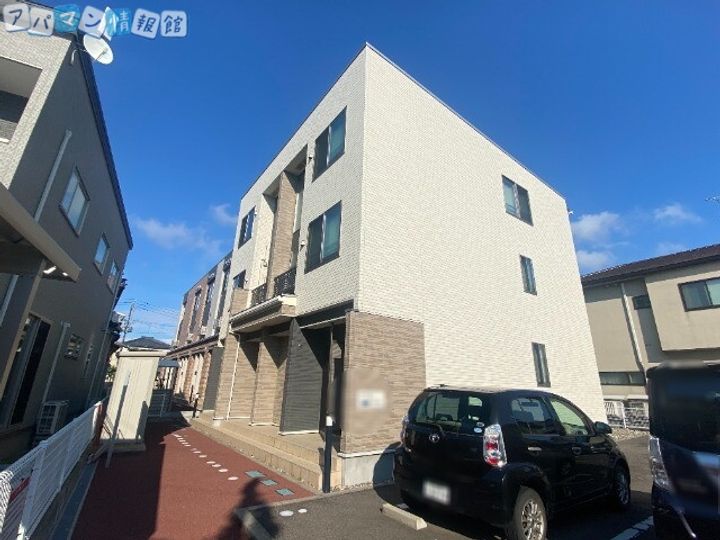 ウェルシィ万代の外観