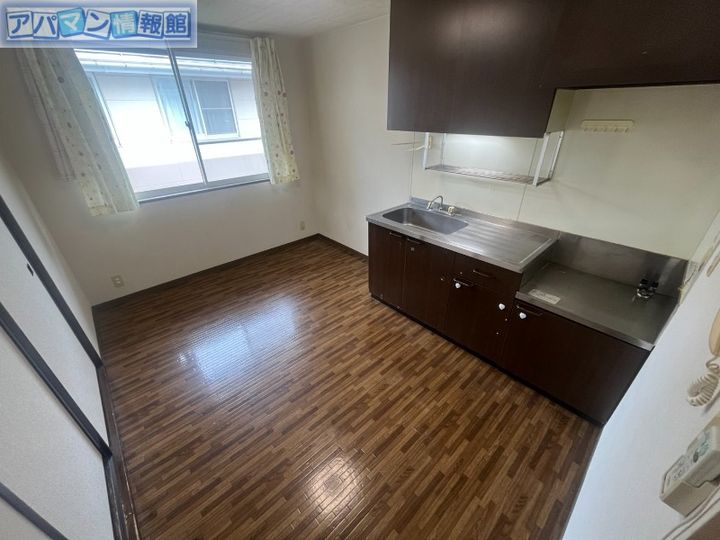 青山ニューヴィレッジIの内装