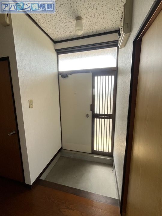 コーポサンステート 2号棟の玄関