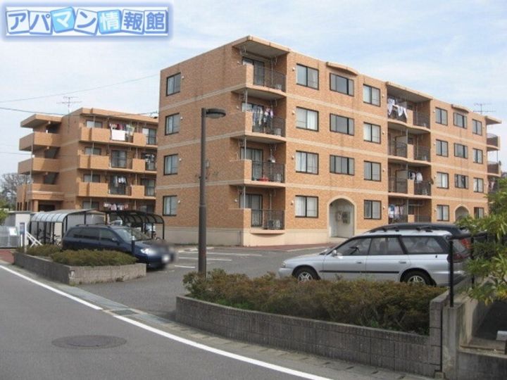 ピュアライフ坂井の外観