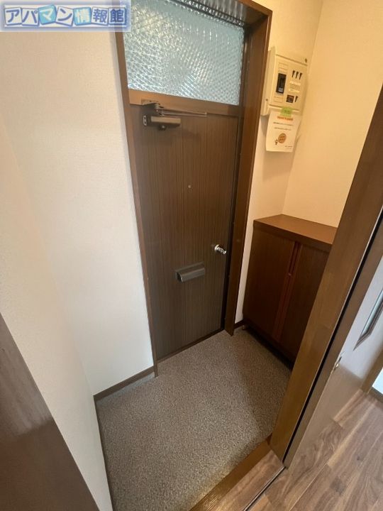 マーベラス・シェルターB205の玄関