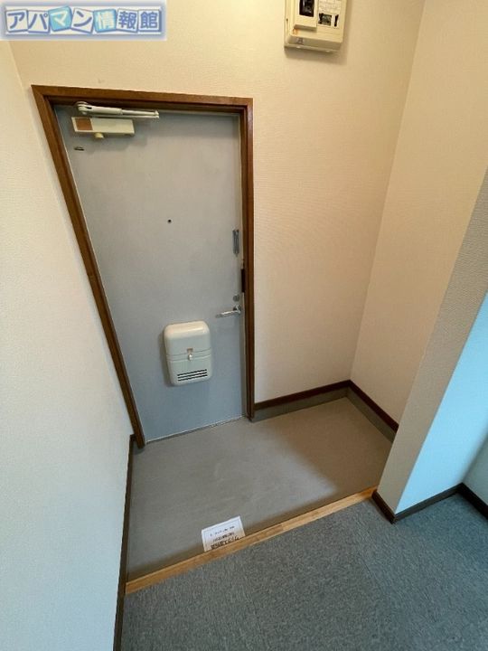 ベルディー103の玄関