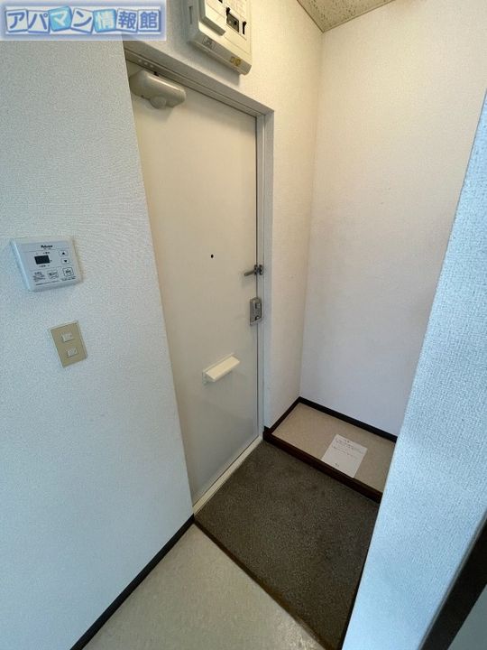 ルシオン青山の玄関