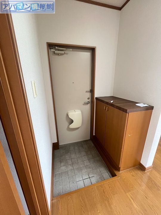 ファミール蔵A101の玄関