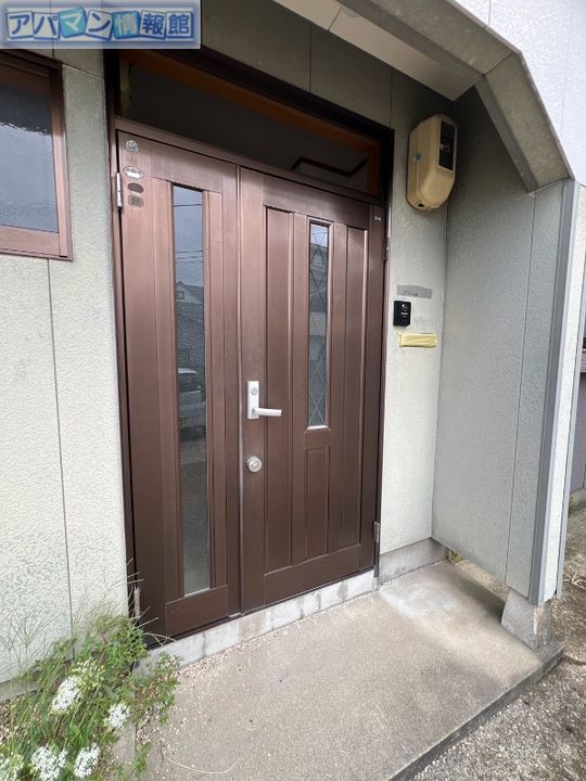 ハミングハイツⅡの玄関