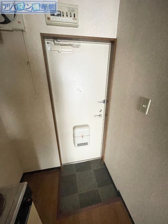 グレース青山208の玄関