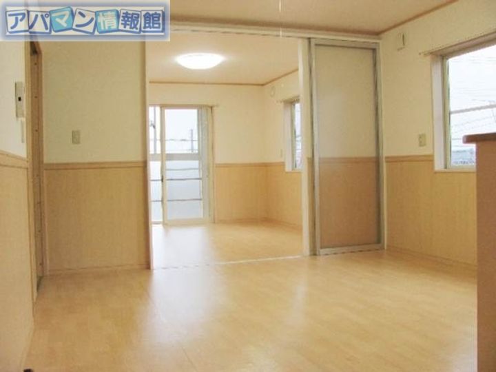 エルフィン南台202の内装