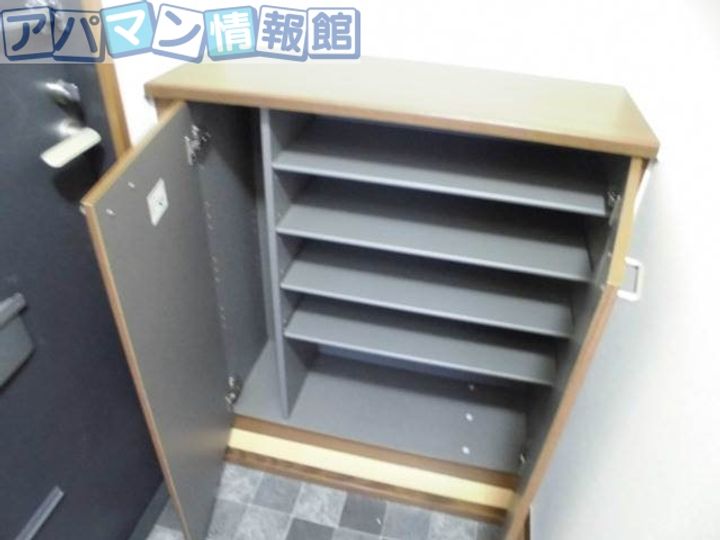 サンライズ鵜ノ子Bの玄関