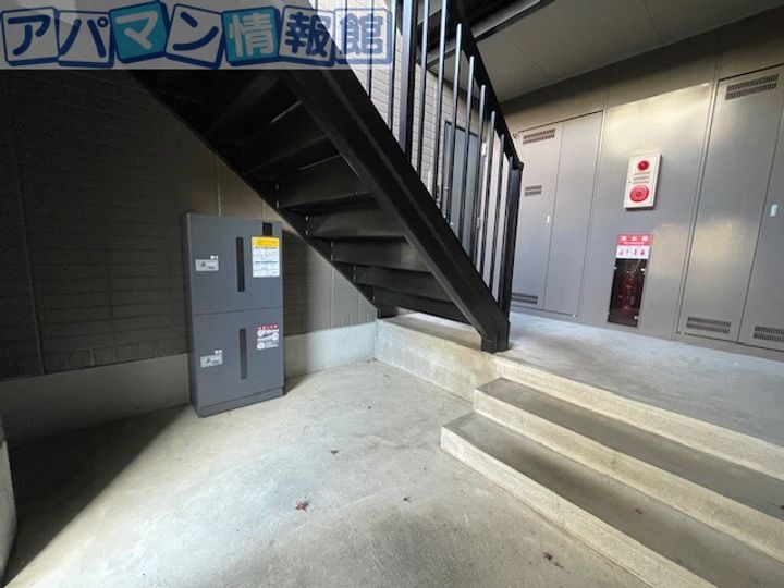 コンフォール・カメリアの玄関