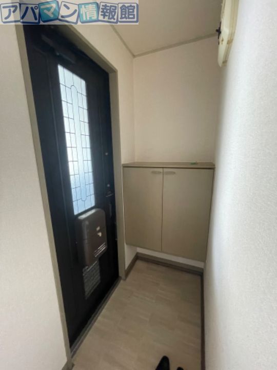 セレクト元町B202の玄関