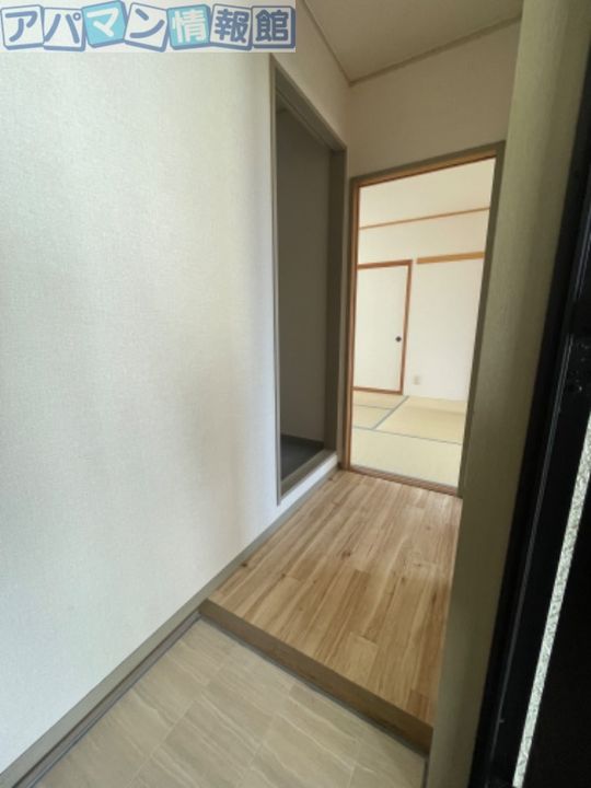 セレクト元町B202の玄関