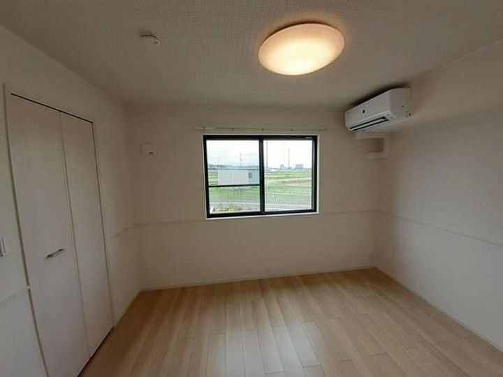 パインオークⅦ102の寝室