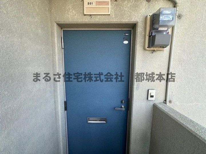 ピアコート旭21の玄関