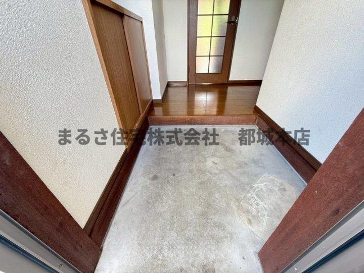 旭ヶ丘ハイツの玄関