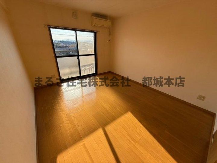 サンライズ金田の居間