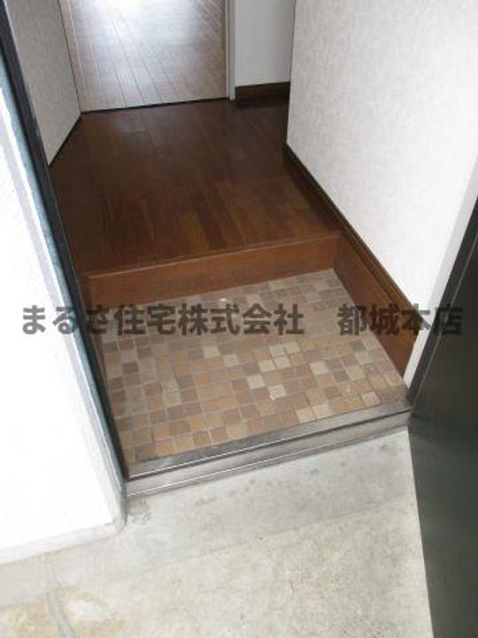 コウガマンションⅡの玄関