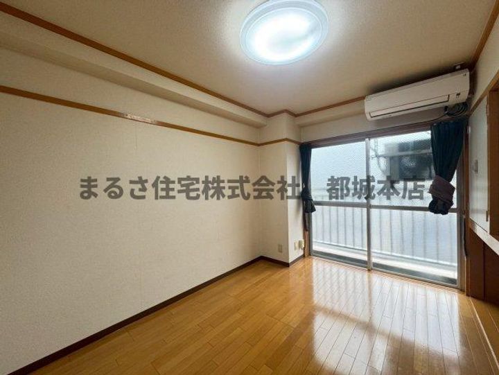 エムズ牟田の居間